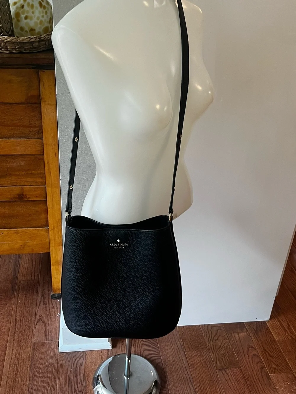 Kate Spade Julia Black Pebbled Leather Bucket Shoulder/Crossbody Purse